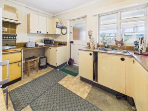 Kitchen- click for photo gallery